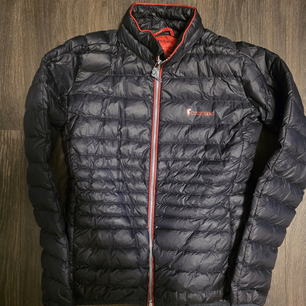 Cotopaxi Womens NAVY and Red Puffer Jacket XS